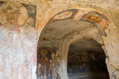Mottola, le splendide Grotte di Dio: �Qui � nato il mito di Santa Claus�